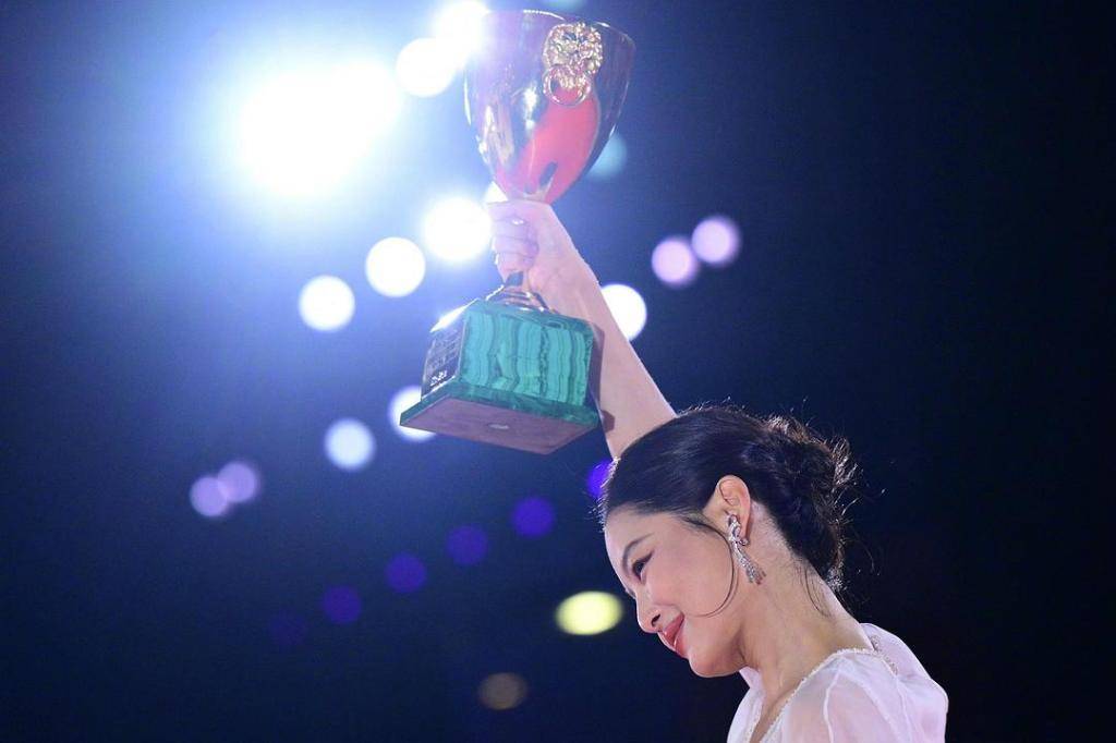 辛芷蕾再獲國際表演類大獎(jiǎng)提名:西鳳酒
