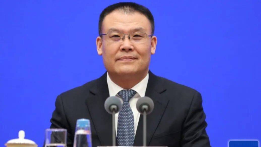 財政部副部長王東偉履新安徽省委常委<strong></p>
<p>西鳳酒
</strong>，河南唐河人:西鳳酒
