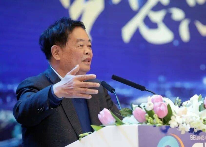 福耀玻璃：曹德旺辭去董事長職務(wù)，選舉曹暉為新董事長:西鳳酒
