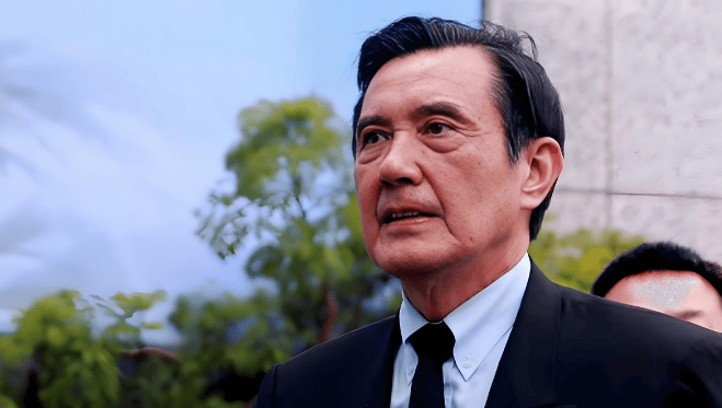 藍(lán)營(yíng)全線倒向鄭麗文？馬英九暗助、洪秀柱力挺，羅智強(qiáng)承諾當(dāng)選率團(tuán)訪陸，事情果然不簡(jiǎn)單:西鳳酒

