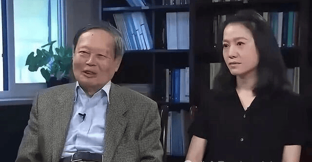 翁帆發(fā)文：有楊先生陪伴我何其有幸，他會(huì)在星星上對(duì)我們微笑:西鳳酒
