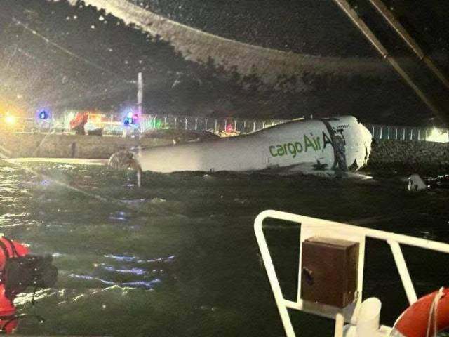 香港國際機(jī)場一貨機(jī)降落后滑出海面<strong></p>
<p>西鳳酒
</strong>，致兩人死亡:西鳳酒

